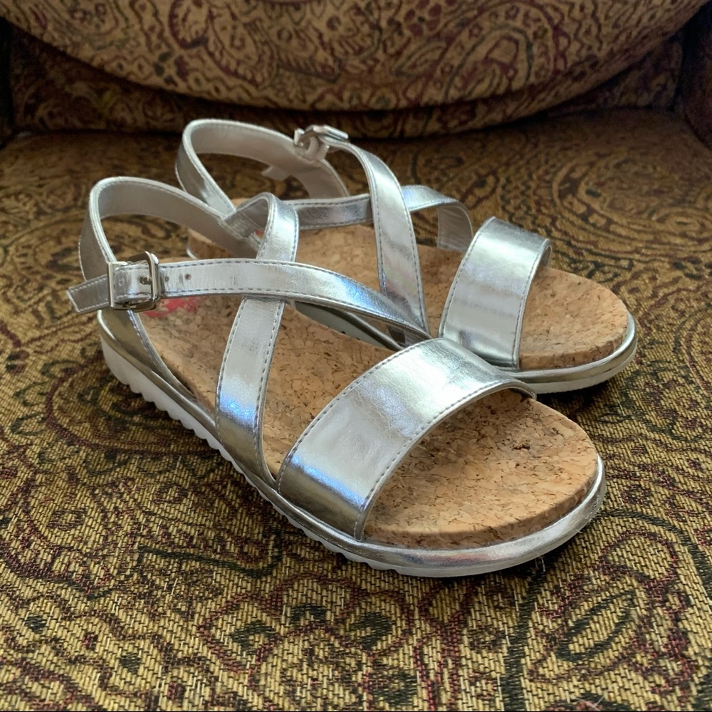 Gianni Bini- GB Girls Silver Sandals Little Girls 13
